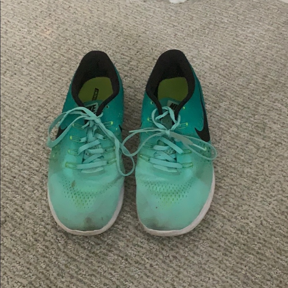 nike free rn sneakers